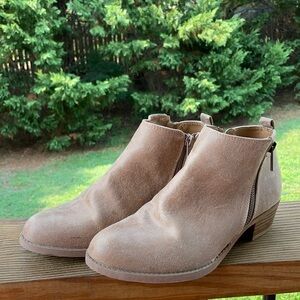 Carlos Santana Brie Ankle Booties Doe Tan 8.5